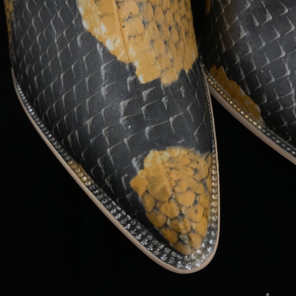 One of a kind HYDROGRAPHIC snake skin heeled mules - Picture 6 of 8